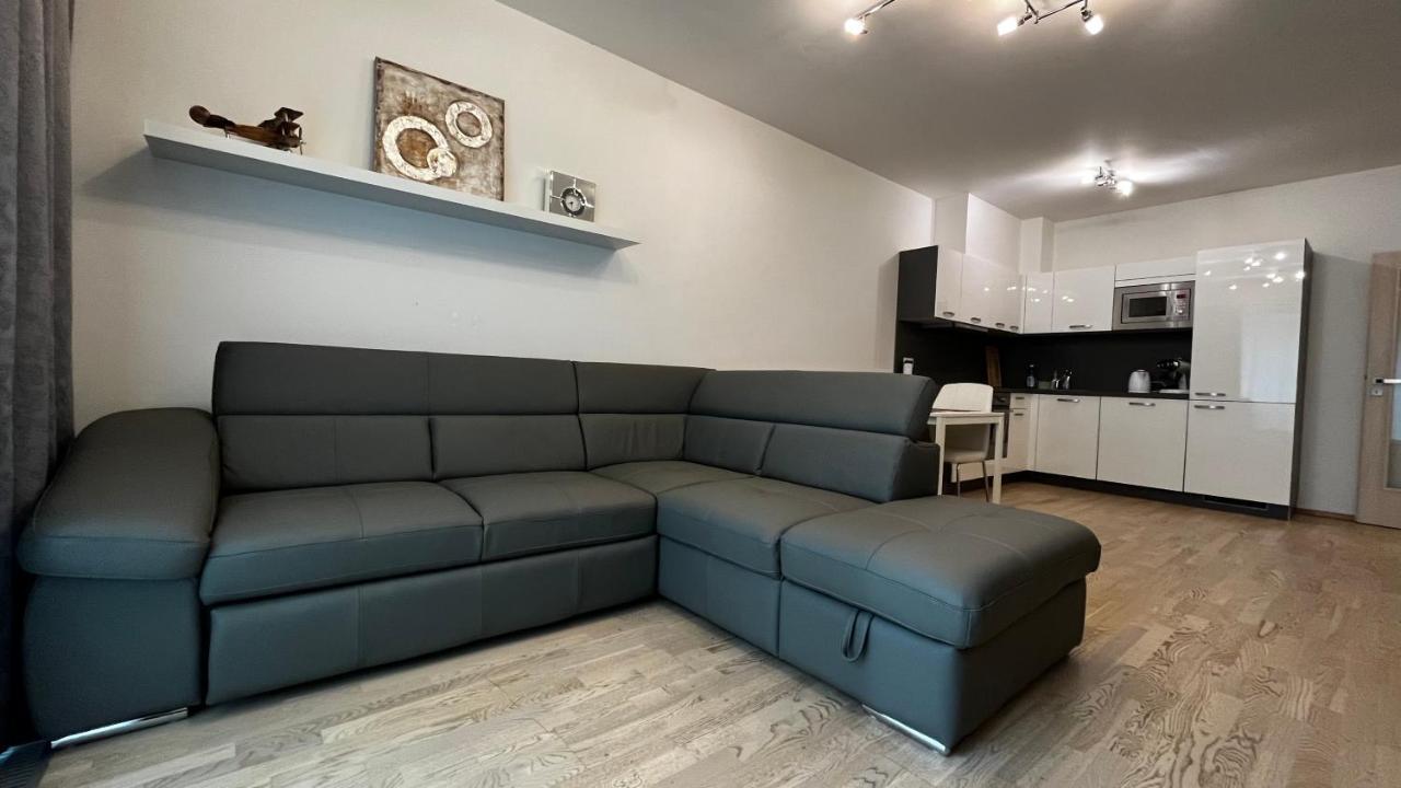 Residence Garden Tower - 8 Min Do Centra, Garaz Прага Экстерьер фото